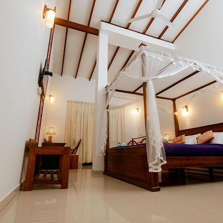Prince Beach Hotel Bentota Bagian luar foto