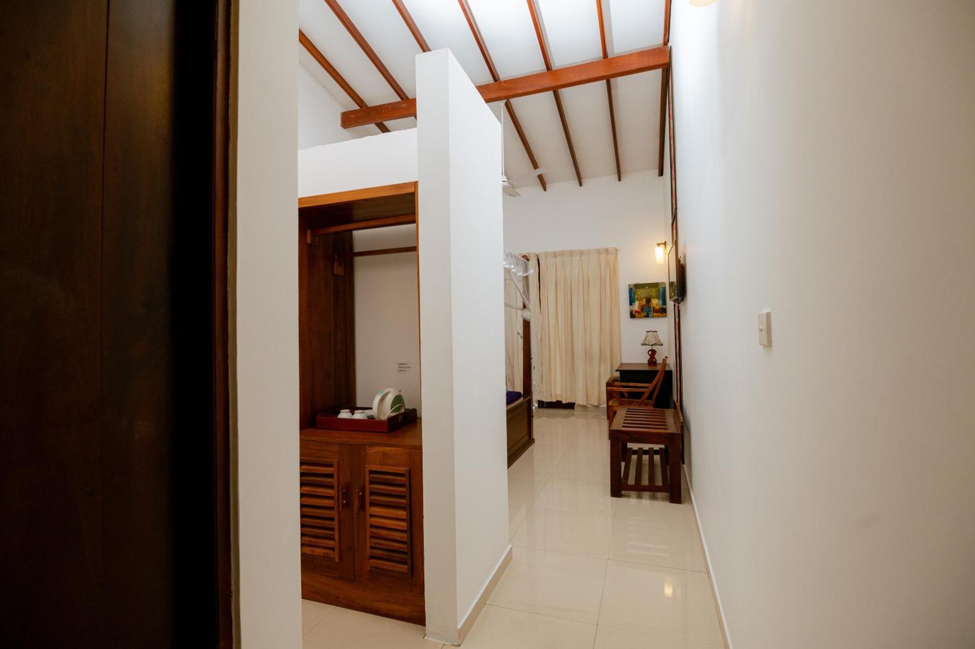 Prince Beach Hotel Bentota Bagian luar foto