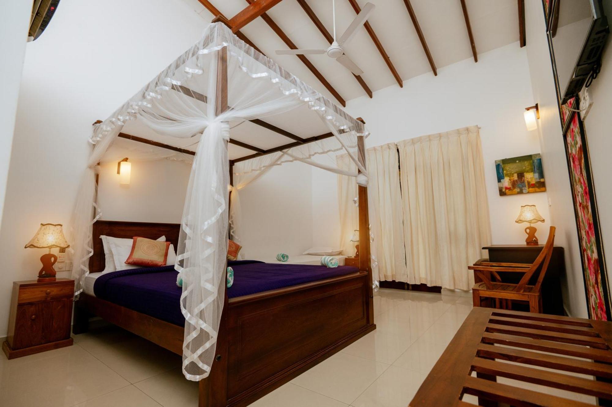 Prince Beach Hotel Bentota Bagian luar foto