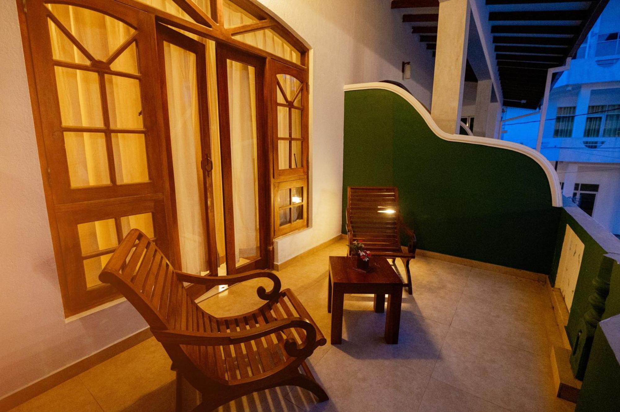 Prince Beach Hotel Bentota Bagian luar foto