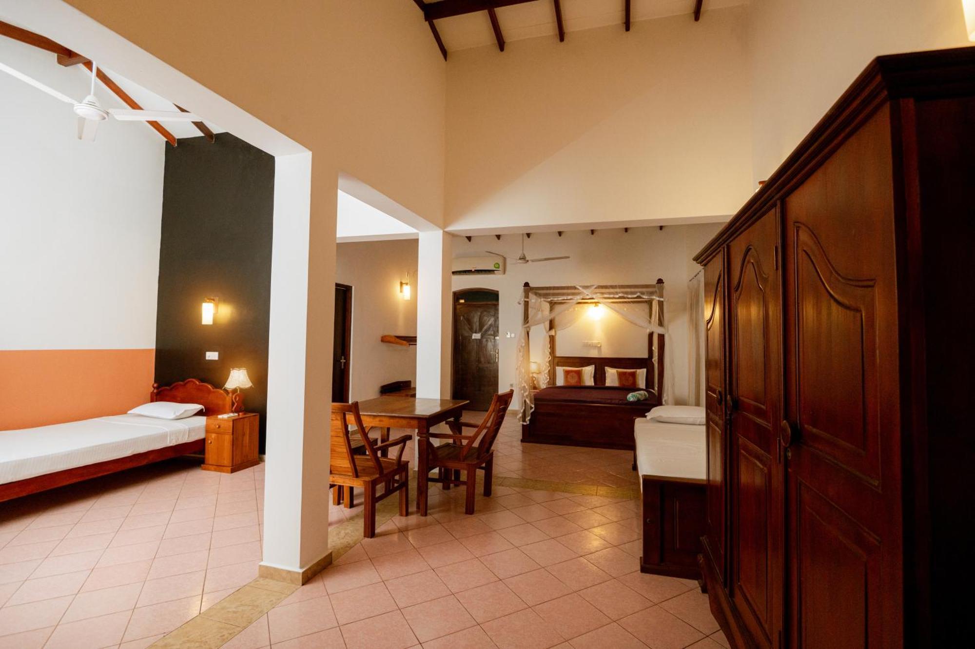 Prince Beach Hotel Bentota Bagian luar foto
