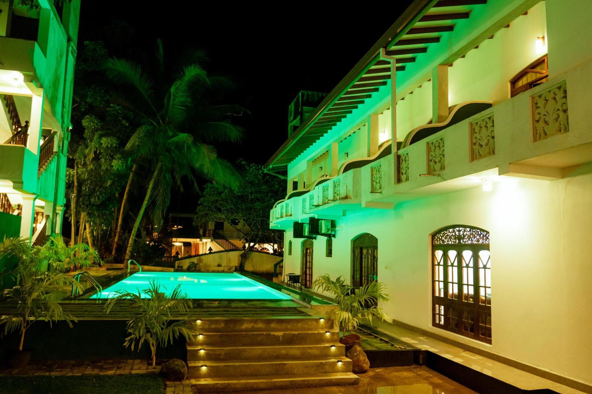 Prince Beach Hotel Bentota Bagian luar foto