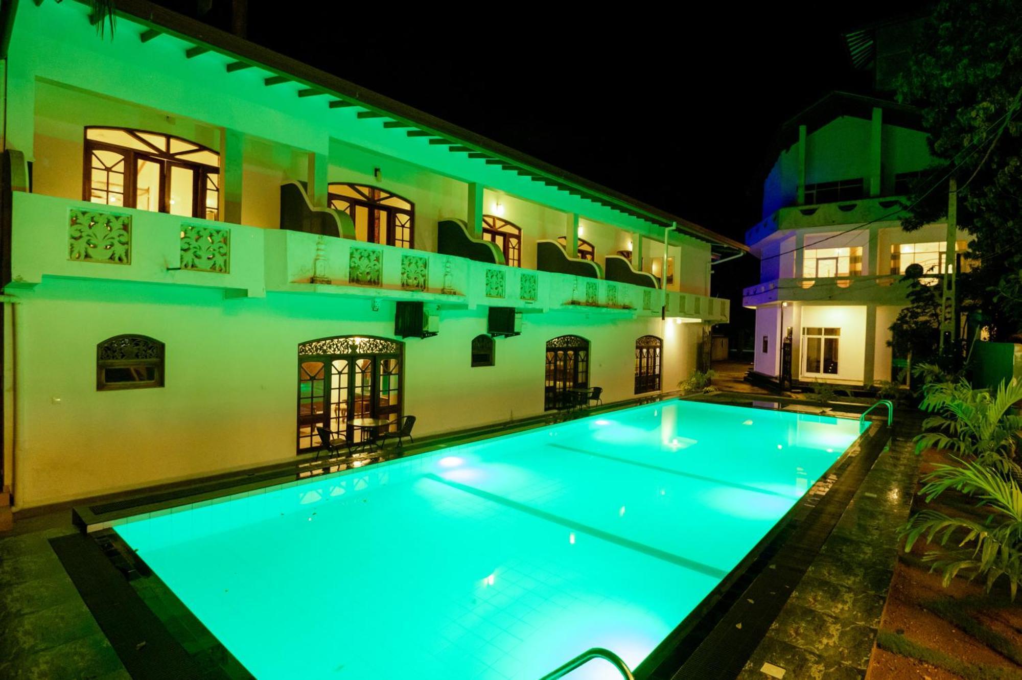 Prince Beach Hotel Bentota Bagian luar foto