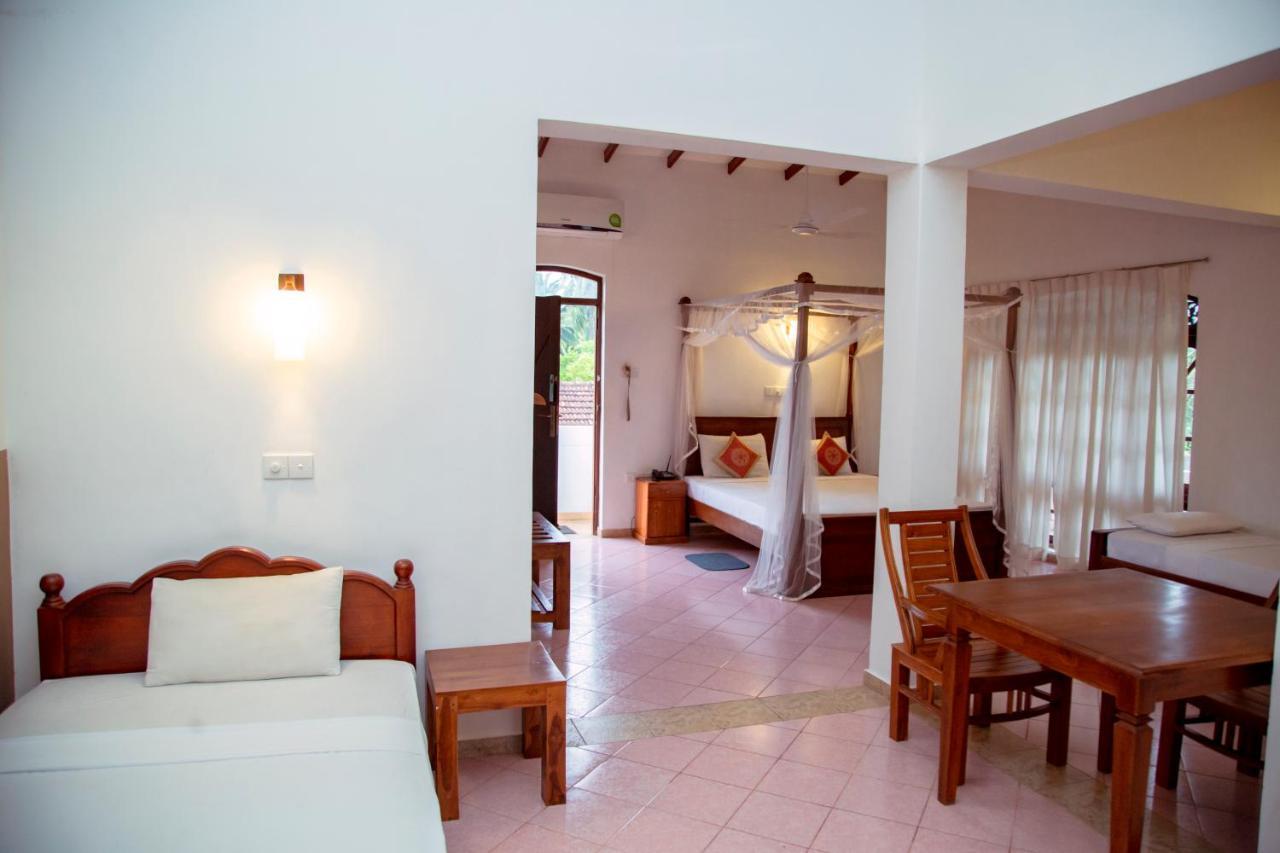 Prince Beach Hotel Bentota Bagian luar foto
