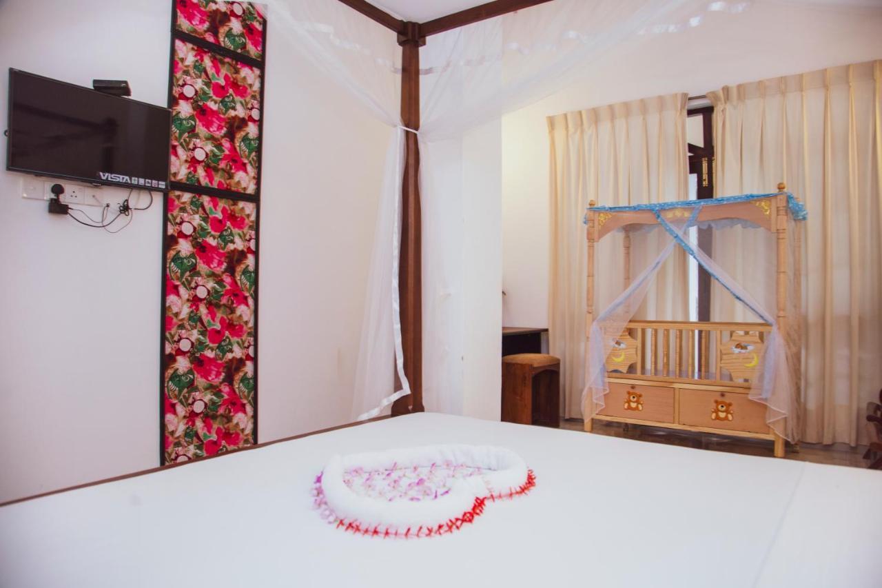 Prince Beach Hotel Bentota Bagian luar foto