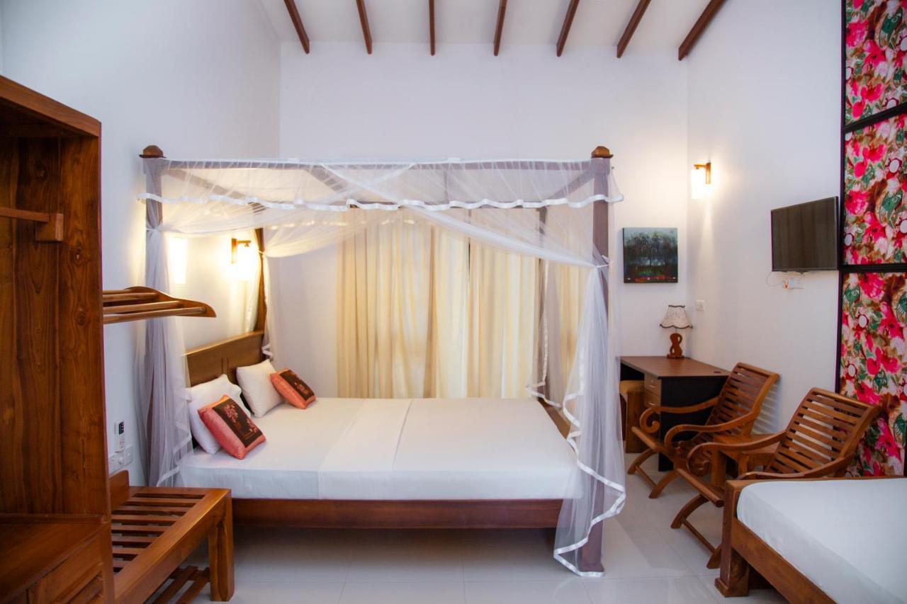 Prince Beach Hotel Bentota Bagian luar foto