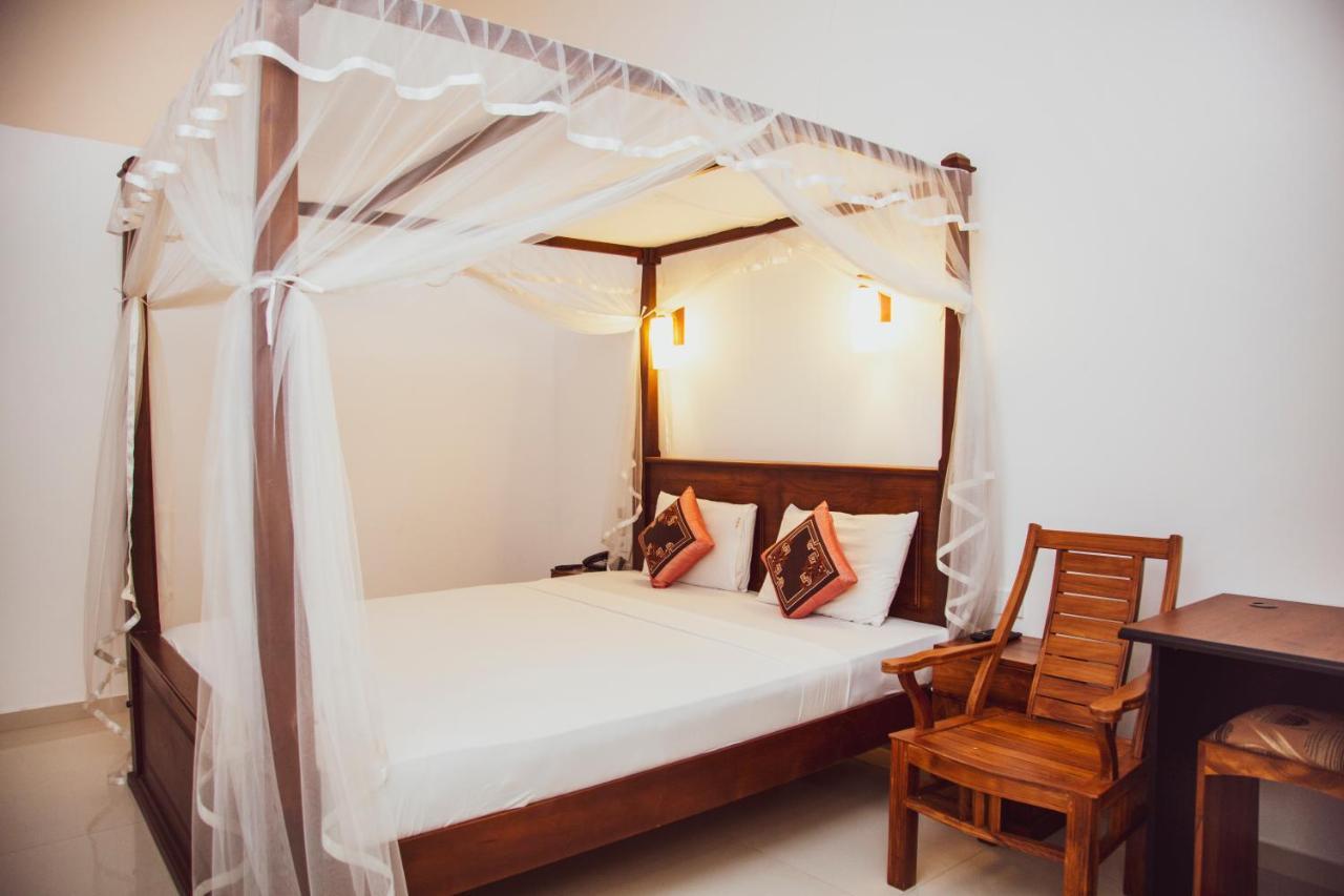 Prince Beach Hotel Bentota Bagian luar foto