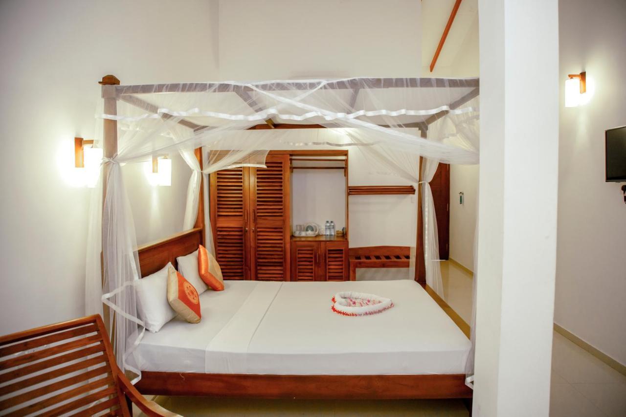 Prince Beach Hotel Bentota Bagian luar foto