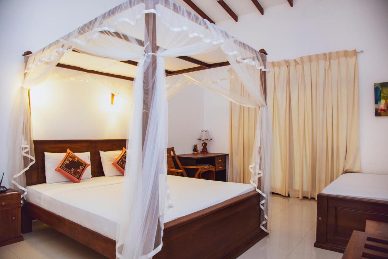 Prince Beach Hotel Bentota Bagian luar foto