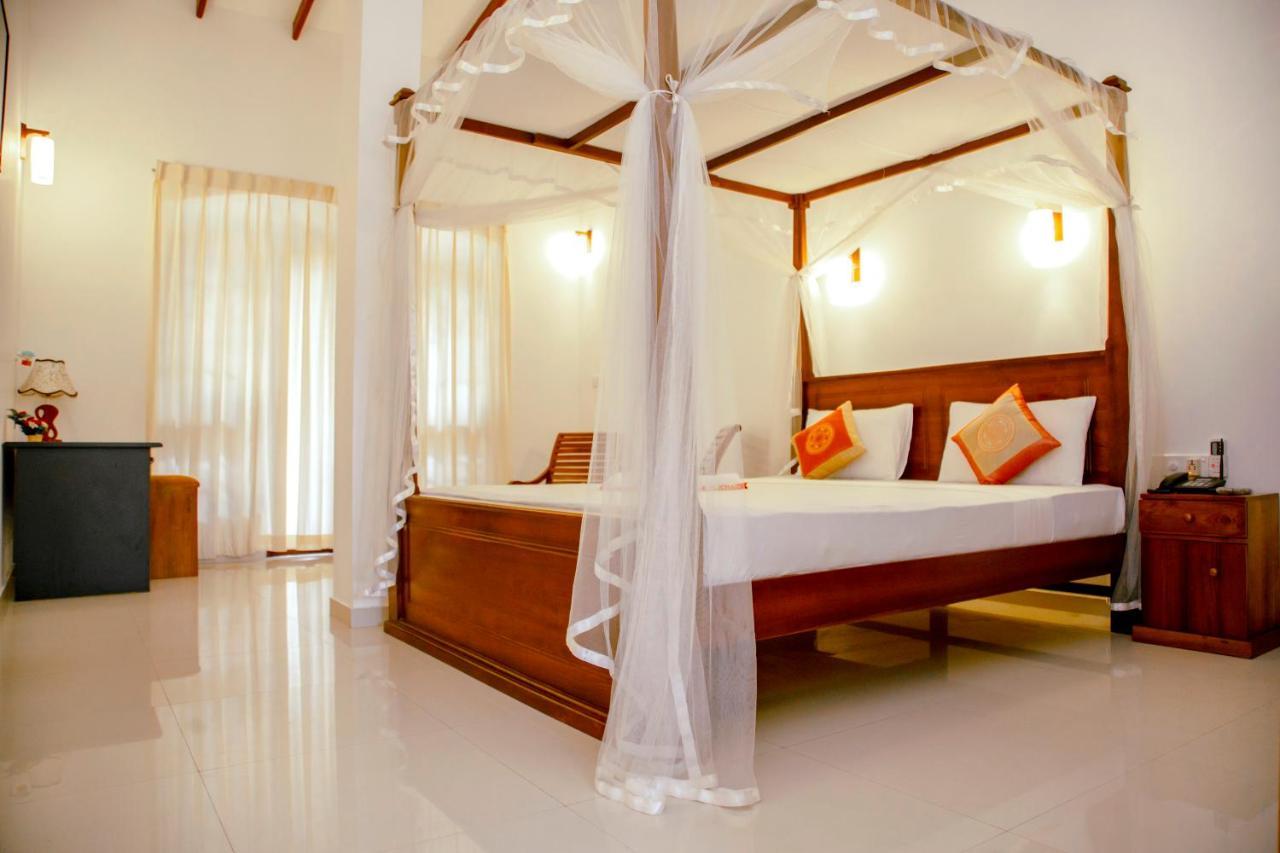 Prince Beach Hotel Bentota Bagian luar foto