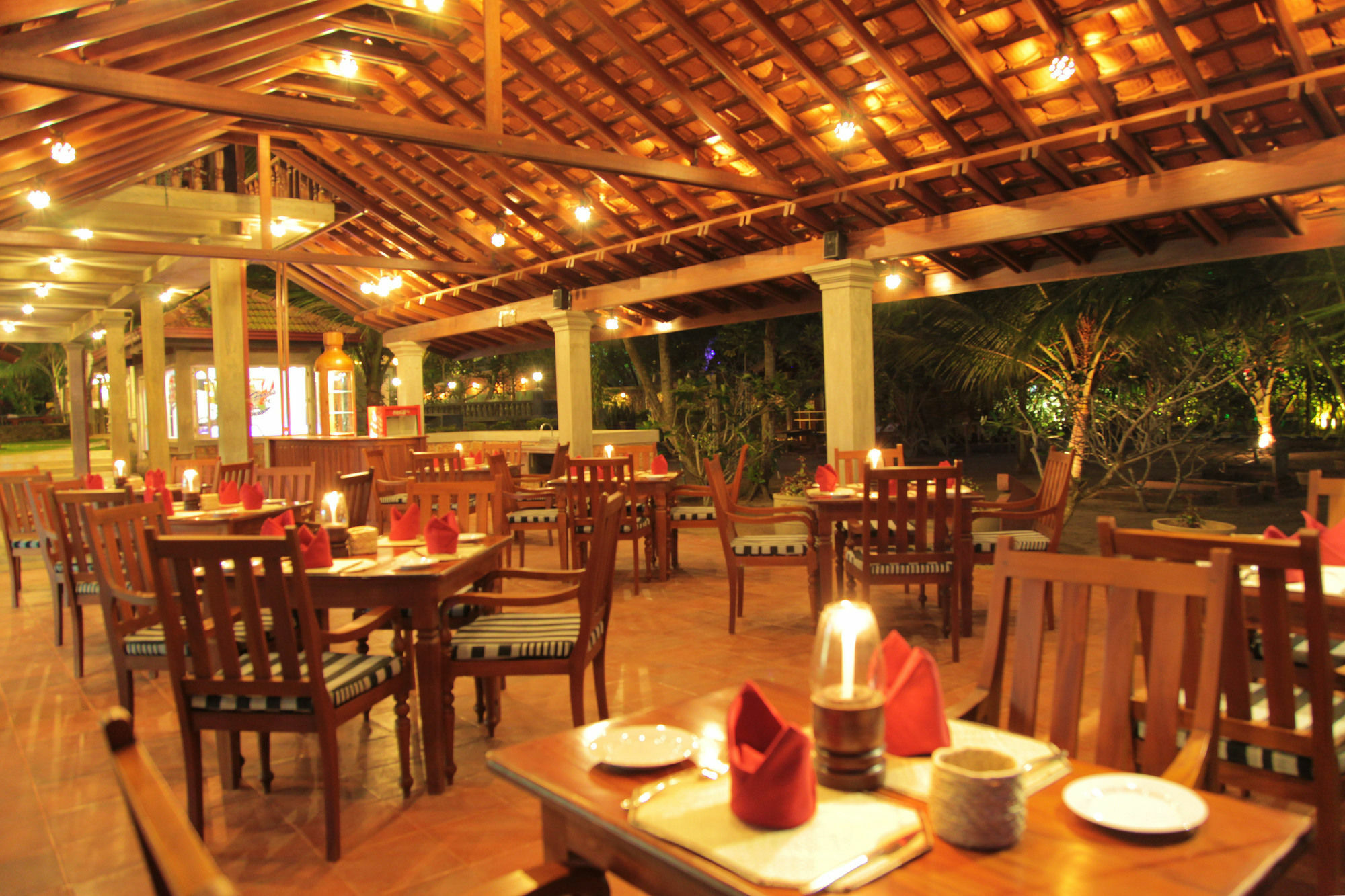 Prince Beach Hotel Bentota Bagian luar foto