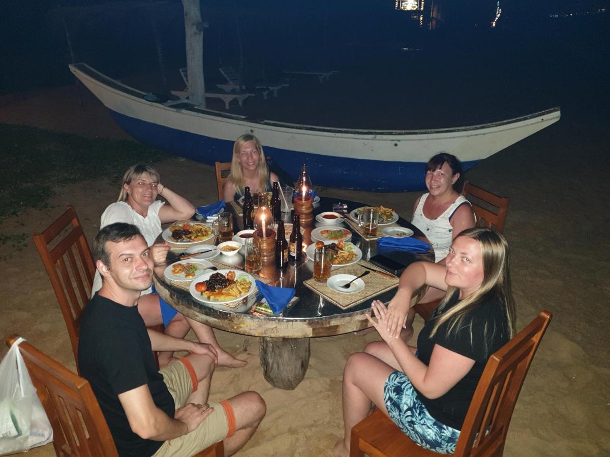 Prince Beach Hotel Bentota Bagian luar foto