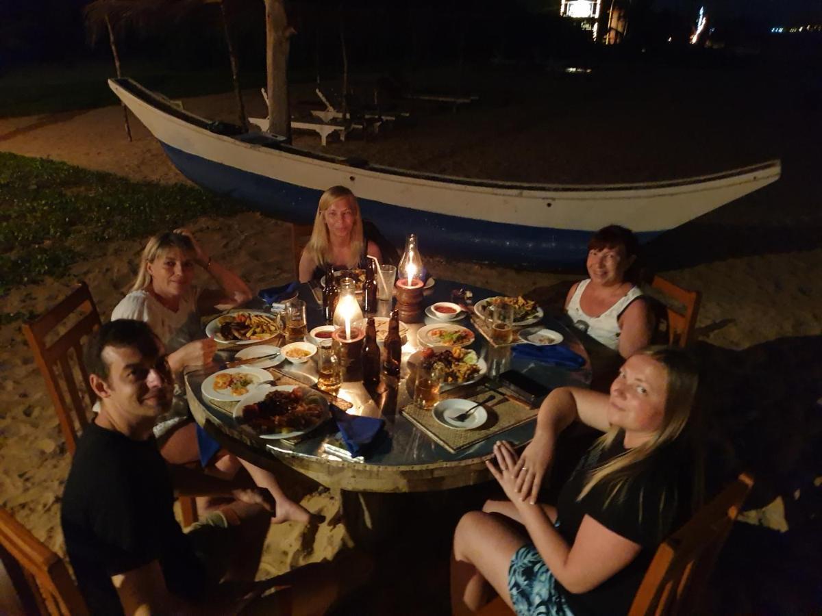 Prince Beach Hotel Bentota Bagian luar foto